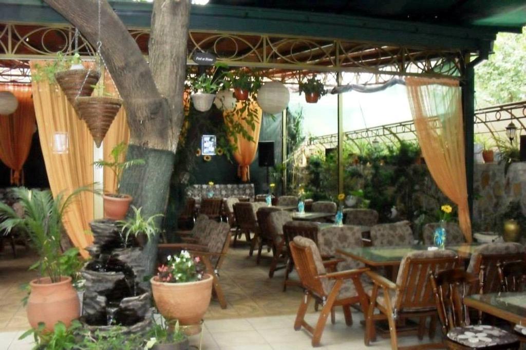 Gala-Garden Hotel Bituli Exterior foto